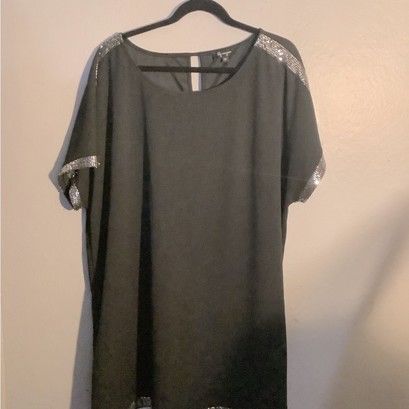 2X tunic style blouse - Picture 2 of 3